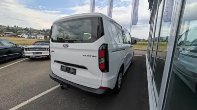 Ford Transit 2026 — Utilitaire diesel performant, 170 ch et transmission automatique — arrière