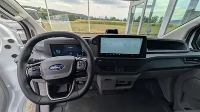 Ford Transit 2026 — Utilitaire diesel performant, 170 ch et transmission automatique — détail