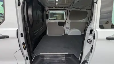 Ford Transit 2026 — Utilitaire diesel performant, 170 ch et transmission automatique — Miniature 8