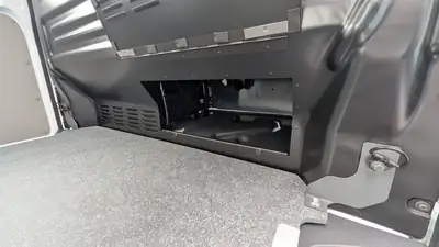 Ford Transit 2026 — Utilitaire diesel performant, 170 ch et transmission automatique — Miniature 11