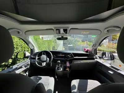 VW California 2023 — L'van lifestyle diesel avec équipements premium, 19'000 km — tableau de bord