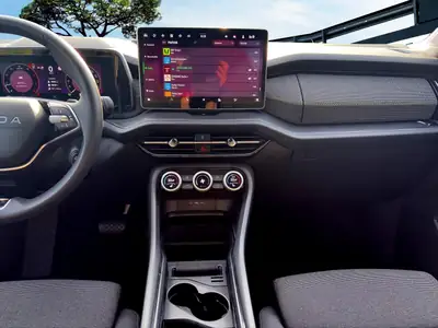 Skoda Kodiaq 2025 — SUV 7 places robuste, 193 ch diesel et équipements de sécurité avancés — Miniature 11