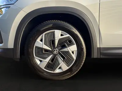 Skoda Kodiaq 2025 — SUV 7 places robuste, 193 ch diesel et équipements de sécurité avancés — Miniature 16