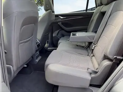 Skoda Kodiaq 2025 — SUV 7 places diesel robuste, assistance à la conduite premium — Miniatura 12