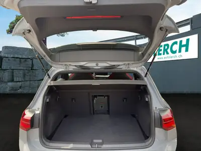 VW Golf 245 ch — Berline sportive automatique, faible kilométrage — Detail