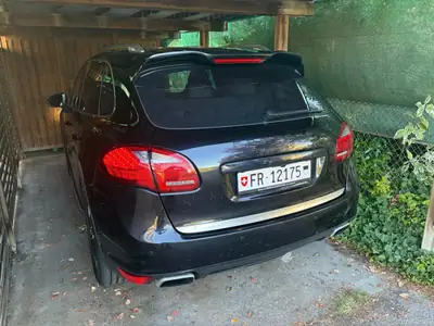 Porsche Cayenne S V8 — 400 ch atmosphérique, entretien impeccable — interior