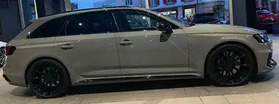 Audi RS4 Avant 2019 — Performance 450 ch, Quattro intégral et équipements hivernaux — exterior view