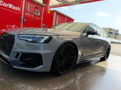Audi RS4 Avant 2019 — Performance 450 ch, Quattro intégral et équipements hivernaux — side view