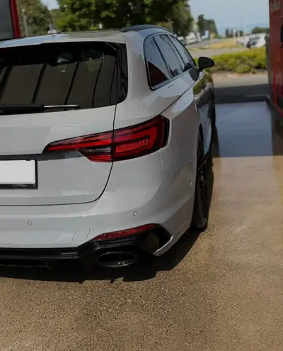 Audi RS4 Avant 2019 — Performance 450 ch, Quattro intégral et équipements hivernaux — rear view