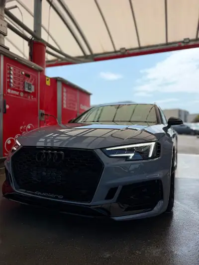 Audi RS4 Avant 2019 — Performance 450 ch, Quattro intégral et équipements hivernaux — interior