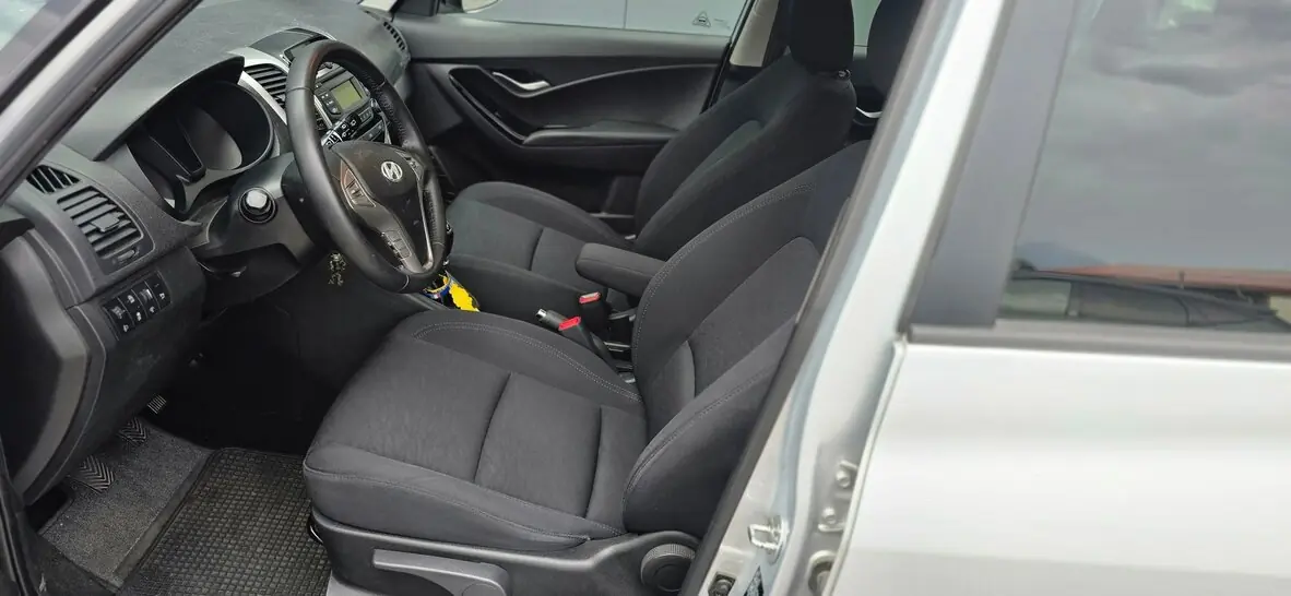 Hyundai ix20 2011 occasion Sion — 3