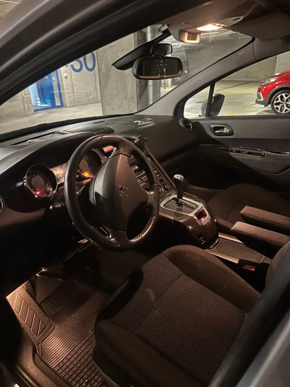 Peugeot 5008 2012 occasion Zug — 2