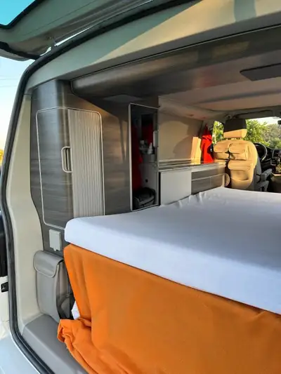 VW T6 California — Le camping-car premium 4MOTION, entièrement équipé et entretenu — Miniatura 8