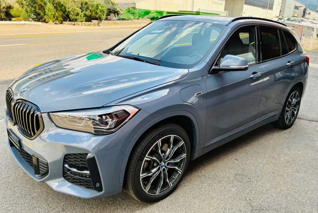 BMW X1 2022 — Hybride rechargeable PHEV, 63'000 km, pneus neufs