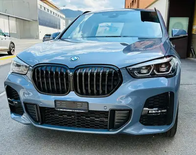 BMW X1 2022 — Hybride rechargeable PHEV, 63'000 km, pneus neufs — arrière