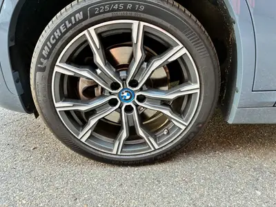 BMW X1 2022 — Hybride rechargeable PHEV, 63'000 km, pneus neufs — Miniature 11