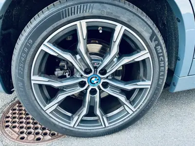 BMW X1 2022 — Hybride rechargeable PHEV, 63'000 km, pneus neufs — Miniature 14