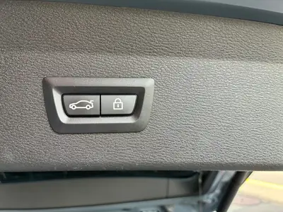BMW X1 2022 — Hybride rechargeable PHEV, 63'000 km, pneus neufs — Miniature 15