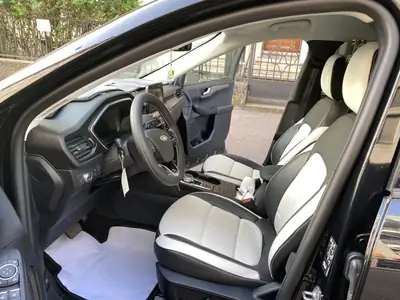 Ford Kuga 2022 — SUV diesel 190 ch, seulement 22'000 km, équipement premium — cruscotto