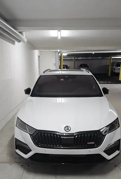 Skoda Octavia Break 245 ch — Spacieuse et dynamique, seulement 39 000 km — vue extérieure