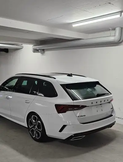 Skoda Octavia Break 245 ch — Spacieuse et dynamique, seulement 39 000 km — côté