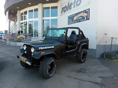 JEEP CJ7 V8 — Légende américaine 1978, sound V8 authentique et verdeck complet — vue extérieure