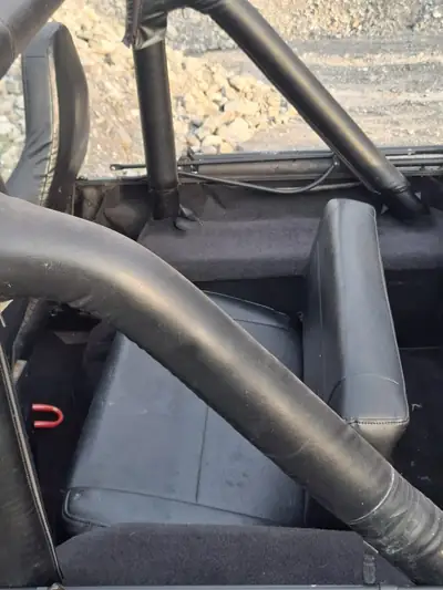 JEEP CJ7 V8 — Légende américaine 1978, sound V8 authentique et verdeck complet — Miniature 12