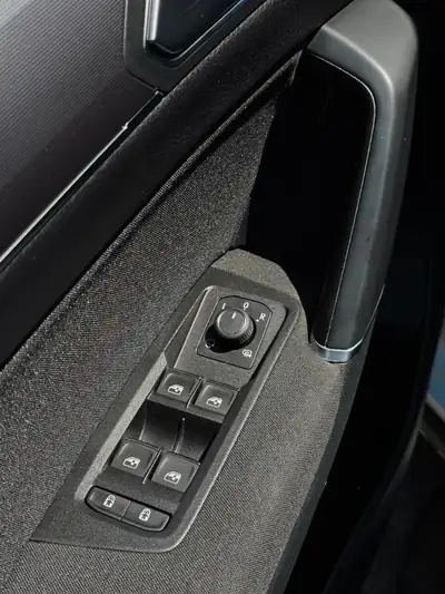 Volkswagen Touran 2021 — Monospace 7 places R-Line, diesel automatique 150 ch — vista posteriore