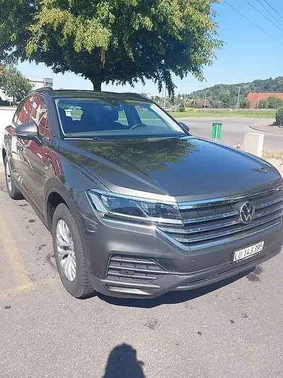VW Touareg 3.0 TDI 231 ch — SUV premium diesel, entretien VW complet, prêt à partir — côté