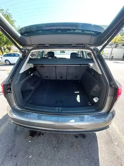 VW Touareg 3.0 TDI 231 ch — SUV premium diesel, entretien VW complet, prêt à partir — Miniature 10