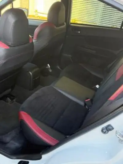 Subaru WRX 2015 — Berline sportive 300 ch, transmission manuelle, entretien Subaru — tableau de bord