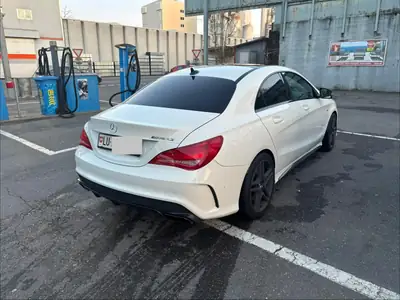Mercedes-Benz CLA 45 AMG — Berline sportive 360 ch, entretien complet, 8 jeux de roues — Innenraum