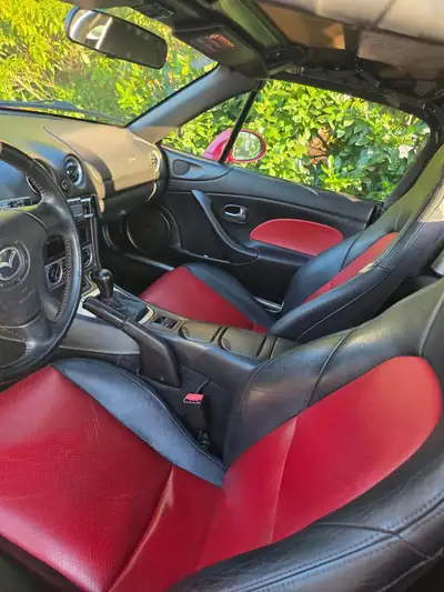 Mazda MX-5 NB 1.8 — Roadster légendaire, état impeccable, hardtop d'origine — Armaturenbrett