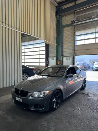 BMW 335 Cabriolet 2011 — Roadster sportif 306 ch, transmission automatique — exterior view