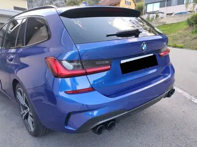 BMW M340i xDrive Touring — Break sportif 374 ch, Portimao bleu, aménagements premium — cruscotto