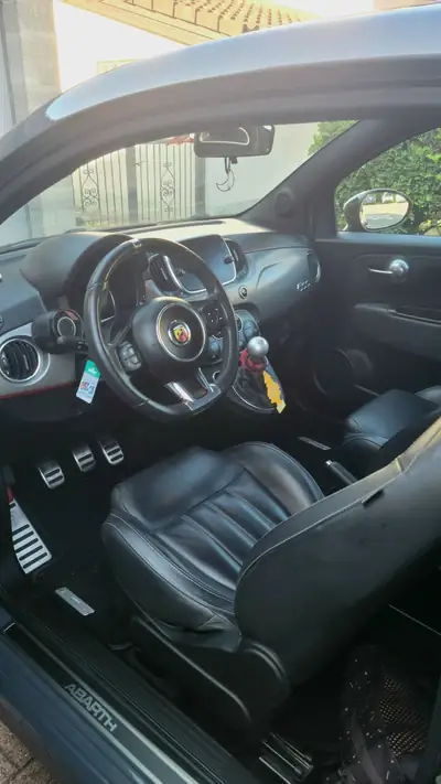 Fiat 595 Abarth 70° Anniversaire — Édition spéciale sportive, 165 ch, faible kilométrage — interni