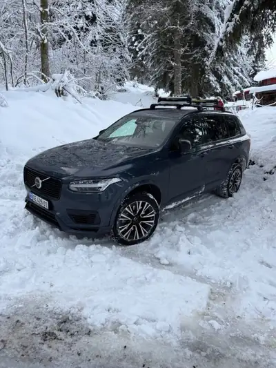 Volvo XC90 T8 eAWD Ultim 2023 — SUV 7 places hybride rechargeable, kilométrage exceptionnel — fianco