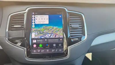 Volvo XC90 T8 eAWD Ultim 2023 — SUV 7 places hybride rechargeable, kilométrage exceptionnel — cruscotto