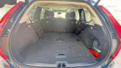 Volvo XC90 T8 eAWD Ultim 2023 — SUV 7 places hybride rechargeable, kilométrage exceptionnel — Miniatura 8