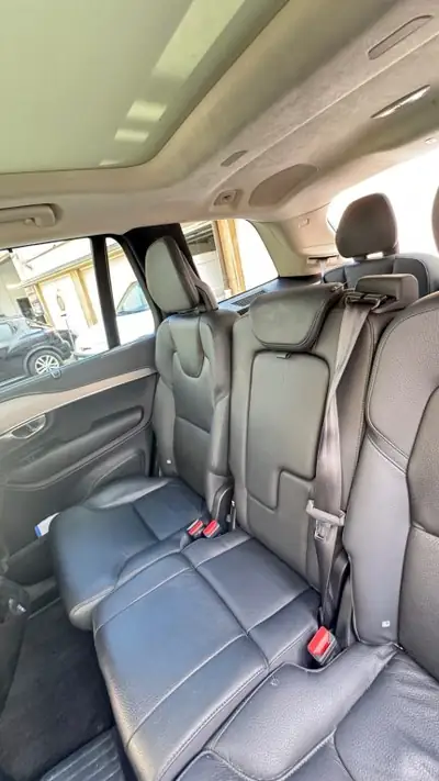 Volvo XC90 T8 eAWD Ultim 2023 — SUV 7 places hybride rechargeable, kilométrage exceptionnel — Miniatura 7