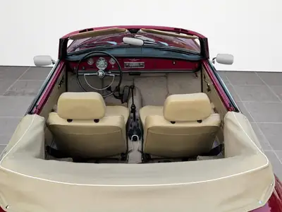 VW Karmann-Ghia 1969 — Cabriolet légendaire révisé et repeint en rouge cerise — Miniatur 9