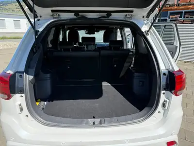 Mitsubishi Outlander 2.4 PHEV Diamond — SUV hybride rechargeable 4WD, 77 400 km — arrière