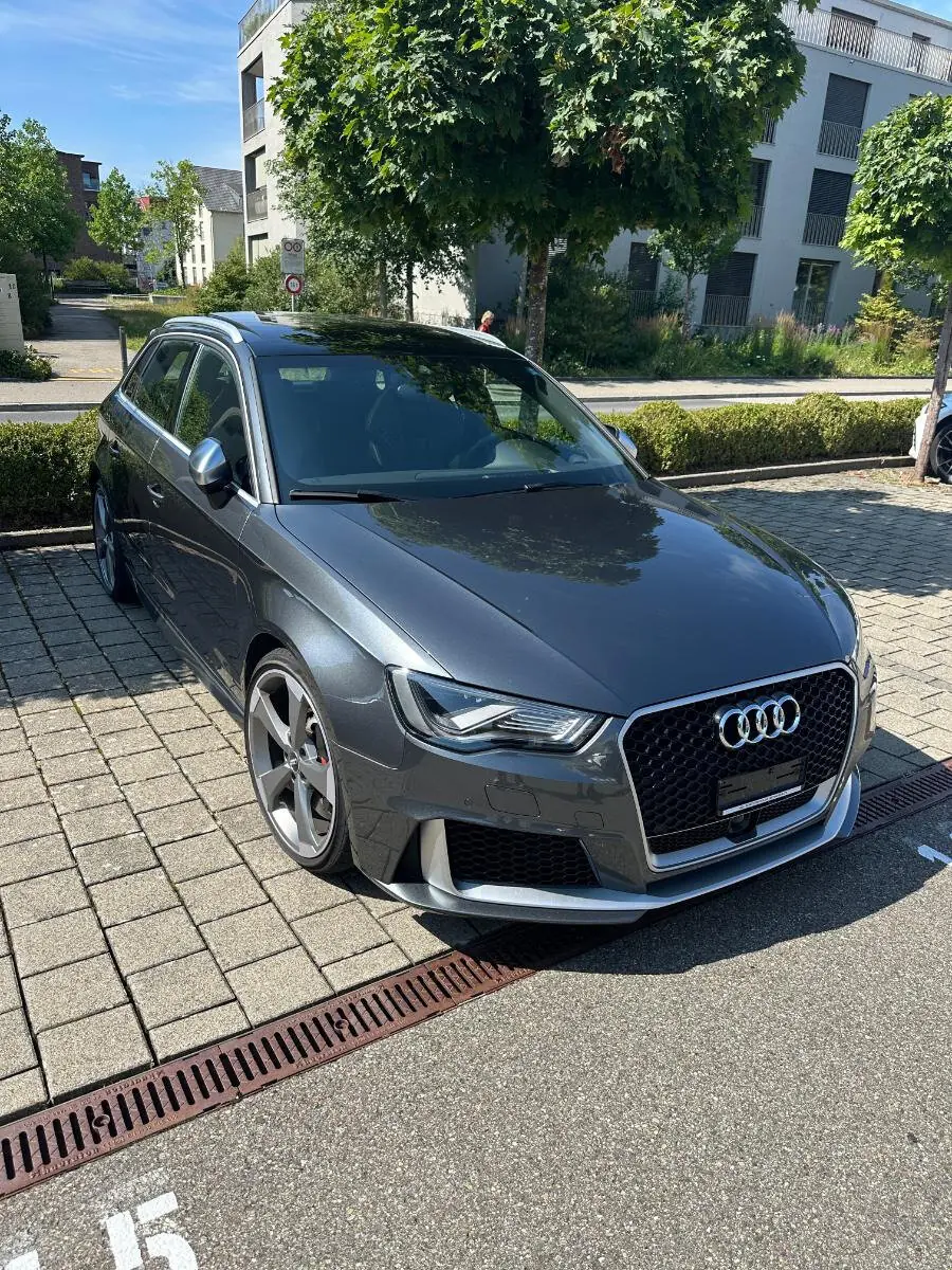 Audi RS3 Sedan 2015 — Performance brute 367 ch, entretien premium, première main