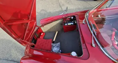 Renault Floride 1961 — Cabriolet de légende, rouge éclatant, seulement 37'000 km — dettaglio