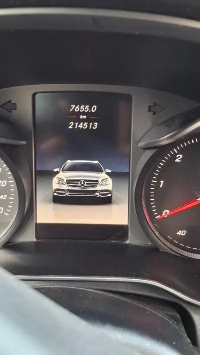 Mercedes-Benz Classe C 250 Estate — Break diesel automatique, puissant et polyvalent — Armaturenbrett