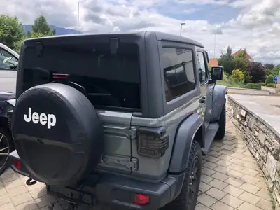 Jeep Wrangler 272 ch — Légende 4x4 tout-terrain, état impeccable et kilométrage faible — Armaturenbrett