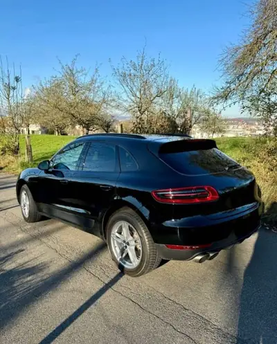 Porsche Macan S Diesel — SUV premium affûté, entretien suivi, MFK valide — fianco