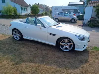 Mercedes-Benz SLK 2012 — Cabriolet sportif à toit rétractable, entretien AMG — Armaturenbrett