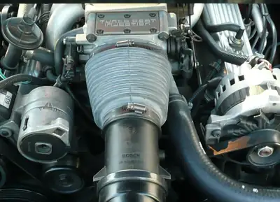 Chevrolet Camaro 1989 — Cabriolet V8 mythique, moteur TPI entièrement révisé — dettaglio