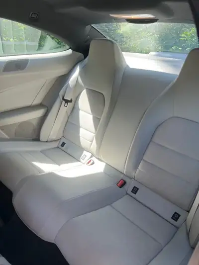 Mercedes-Benz C 180 Coupé 2011 — Élégance sportive, très peu kilométré — Thumbnail 8
